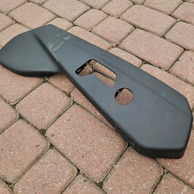 Obudowa osłona kierowcy fotela plastik OPEL GRANDLAND X YP00108377