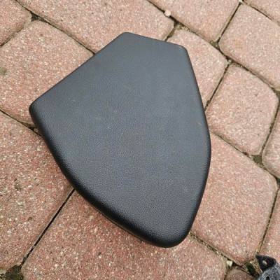 Obudowa osłona kierowcy fotela plastik OPEL GRANDLAND X YP00106977