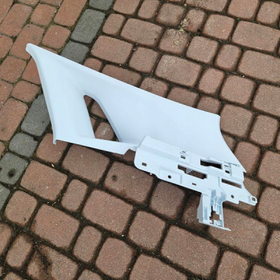 Obudowa osłona bagażnika prawa podsufitki słup OPEL GRANDLAND X YP00018877