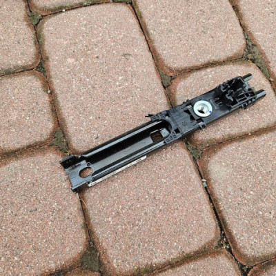 Suwak regulacja pasa bezpieczeństwa OPEL GRANDLAND X 9813550780