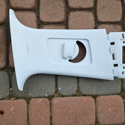 Osłona słupka słupek srodkowy prawy pasa OPEL GRANDLAND X YP00030677