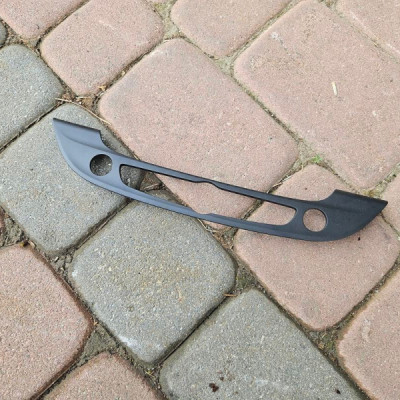 Ramka panelu radia osłona nawigacji OPEL GRANDLAND X YP00039877