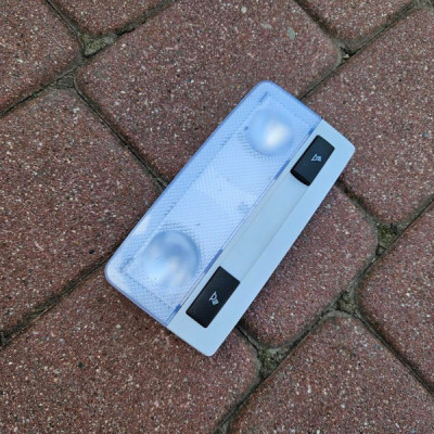 Lampka podsufitki oświetlenie kabiny wnętrza OPEL GRANDLAND X YQ00009777