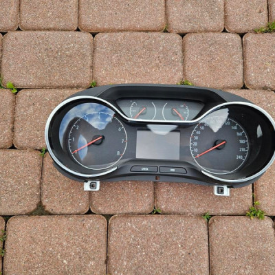 Licznik zegary 1.2i EUROPA OPEL GRANDLAND X 9831138780