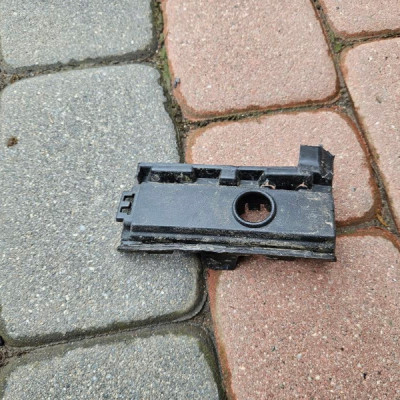 Mocowanie uchwyt czujnika parkowania PDC OPEL GRANDLAND X Y00041877