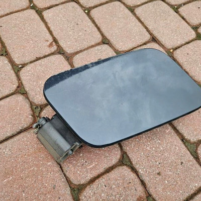 Klapka wlewu klapki paliwa OPEL GRANDLAND X YP00010880 YP00010980 KTGA