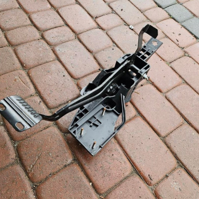 Pedał hamulca automat EUROPA OPEL GRANDLAND X 9807994580