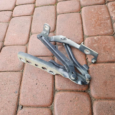 Zawias maski prawy OPEL GRANDLAND X 9814188880