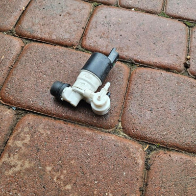 Pompka spryskiwaczy zbiorniczka OPEL GRANDLAND X 286208543R 9632984980