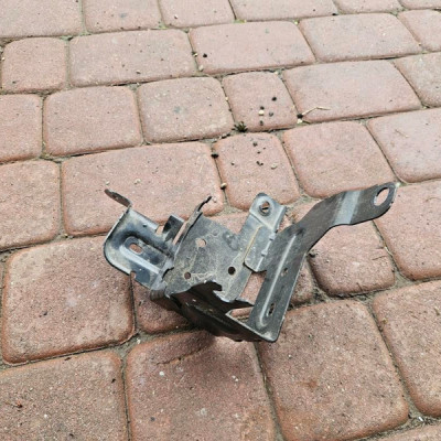 Mocowanie pompy ABS uchwyt wspornik OPEL GRANDLAND X 9818902280