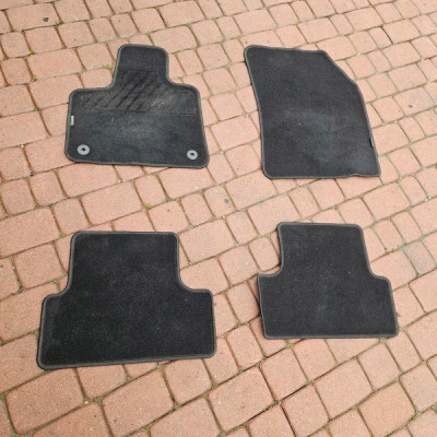 Dywaniki pod nogi ORYGINALNE OPEL GRANDLAND X 95599860