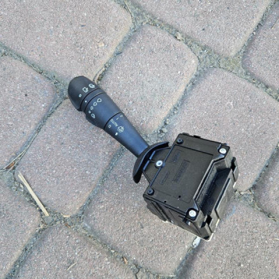 Przełącznik włacznik wycieraczek manetka rogi Renault Clio 4 IV 255673202R