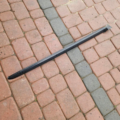 Listwa zewnętrza szyby przedniej prawa OPEL GRANDLAND X YP00051480