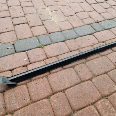 Listwa zewnętrza szyby przedniej lewa OPEL GRANDLAND X YP00051580