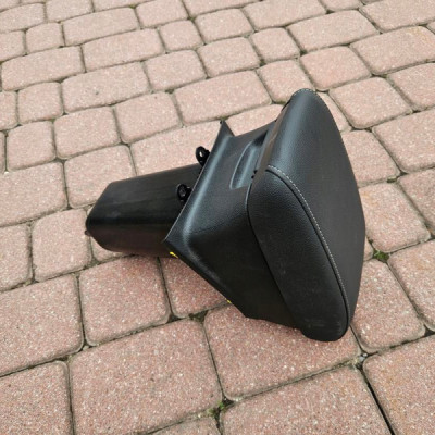 Podłokietnik skóra skórzany tunelu OPEL GRANDLAND X