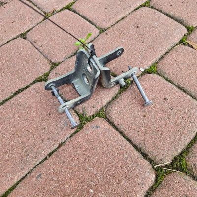 Zawias zawiasy drzwi przód przednie lewe KTGA EUROPA OPEL GRANDLAND X