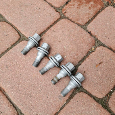 Sruba nakładka na sruby dekielki osłony OPEL GRANDLAND X