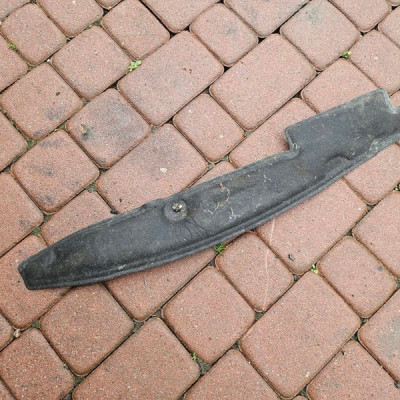 Absorber wyciszenie błotnika przód przednie prawe OPEL GRANDLAND X