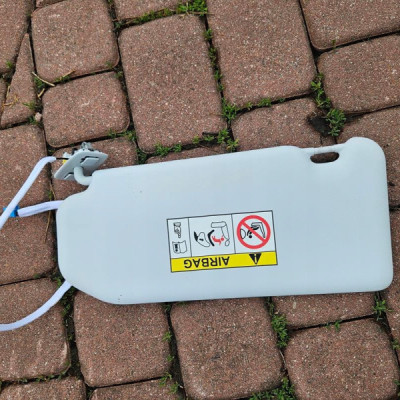 Uchwyt mocowanie podsufitki słonecznik PRAWY pasażera OPEL GRANDLAND X