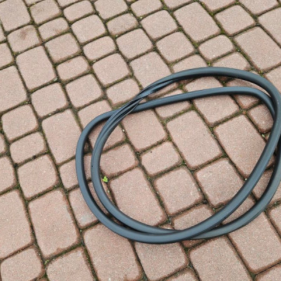 Uszczelka drzwi tył tylna LEWA PRAWA karoseryjna OPEL GRANDLAND X