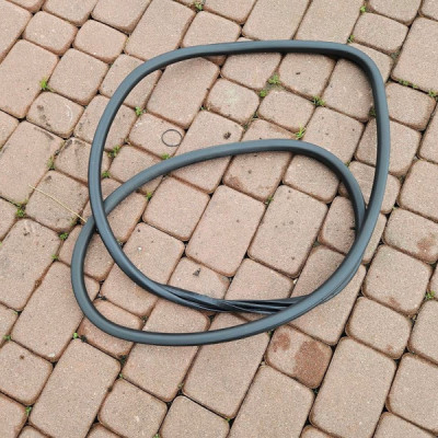 Uszczelka drzwi przód przednia LEWA PRAWA karoseryjna OPEL GRANDLAND X