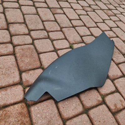 Plastik obudowa osłona tunelu deski wnętrza Renault Clio 4 IV 689209705R