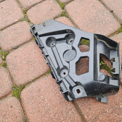 Mocowanie zderzaka tył tylne prawe ślizg Renault Clio 4 IV 850446420R