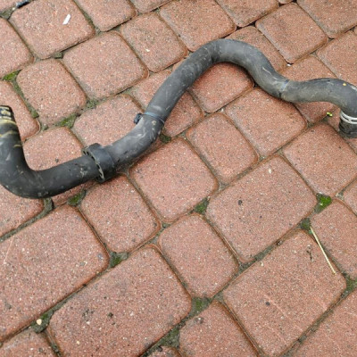 Przewód rura wąż wody 0.9 Renault Clio 4 IV 215018337R