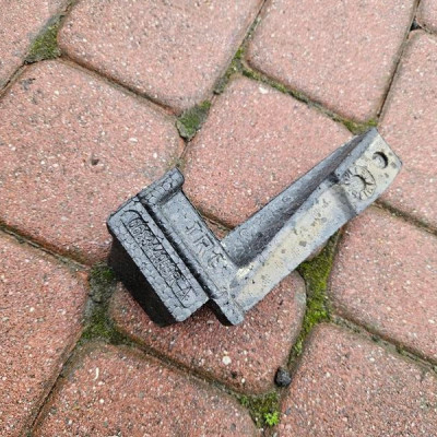 Absorber wygłuszenie styropian błotnika prawy Renault Clio 4 IV 6683449059R