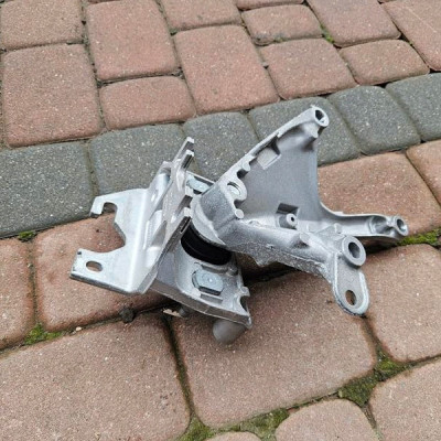 Łapa poduszka 0.9 Renault Clio 4 IV 112533062R 112228880R