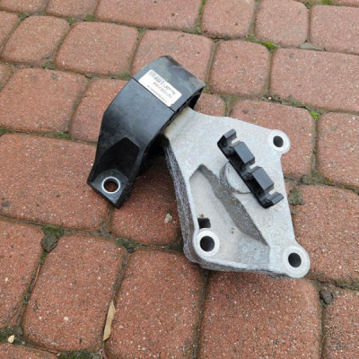 Poduszka łapa silnika 0.9 1.0 1.2 Renault Clio 4 IV 115758313R 113752043R