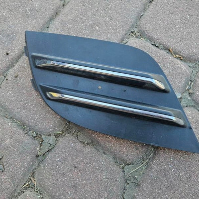 Kratka zderzaka przód przednia lewa chrom Renault Clio 4 IV 263369999R