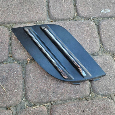 Kratka zderzaka przód przednia prawa chrom Renault Clio 4 IV 263312088R