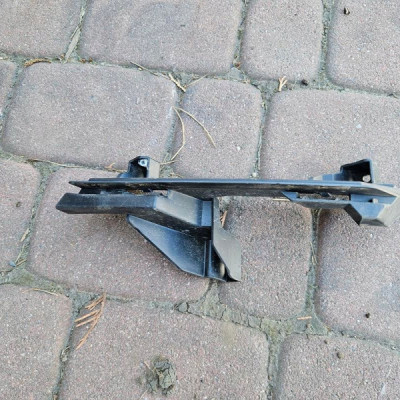 Śłizg zderzaka przód przedni lewy Renault Clio 4 IV 269256018R