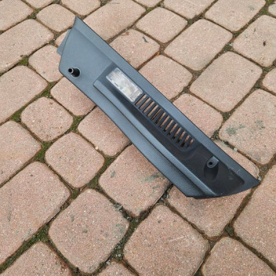 Boczek bagażnika tył tylny lewy tapicerka Renault Clio 4 IV 799128447R