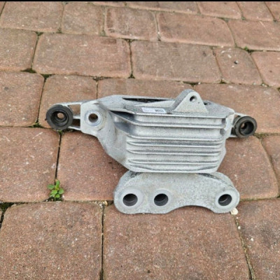 Poduszka łapa skrzyni silnika 2.0D 174KM LSQ OPEL INSIGNIA B LIFT 23396537