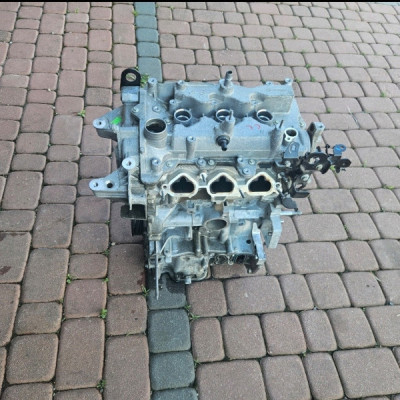 Silnik goły słupek H4B B408 H4BB408 RENAULT CLIO IV 0.9