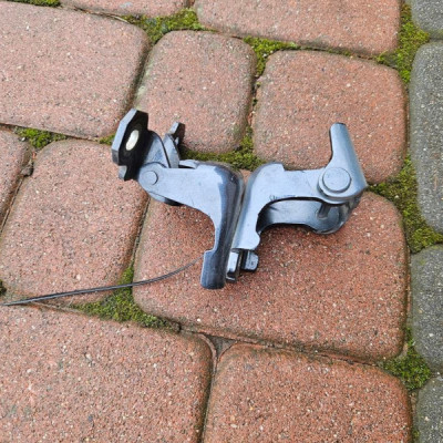 Zawias zawiasy tył tylne prawy prawe TEKPN EUROPA Renault Clio 4 IV