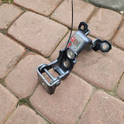 Zawias zawiasy tył tylne lewe lewy TEKPN EUROPA Renault Clio 4 IV