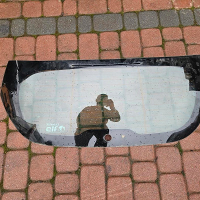 Szyba tył tylna w klape HB Hatchback Renault Clio 4 IV 2018r