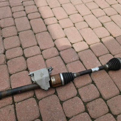 Półoś półośka prawa 0.9 TCe Renault Clio 4 IV 391009101R