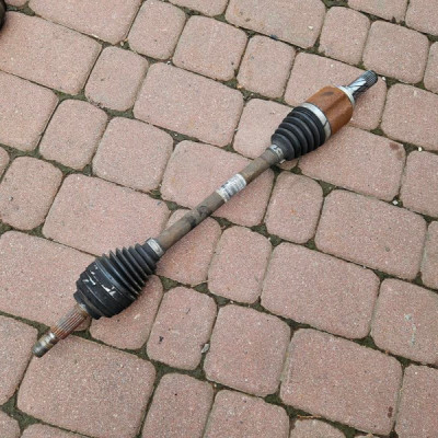 Półoś półośka lewa 0.9 TCe Renault Clio 4 IV 391017355R