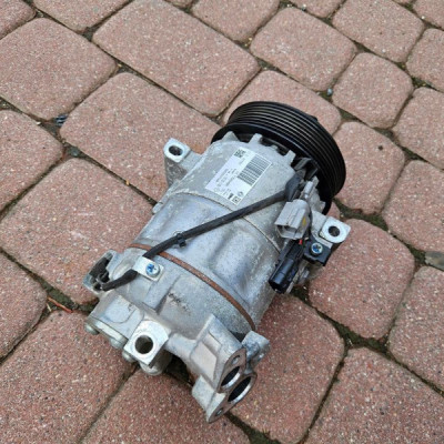 Sprężarka kompresor klimatyzacji 0.9 TCe Renault Clio 4 IV 926000734R