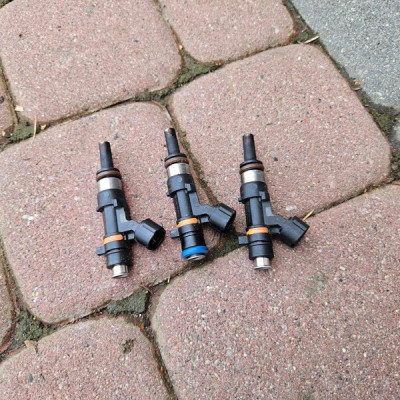 Wtrysk paliwa paliwowy 0.9 TCe Renault Clio 4 IV 166004787R 8201505544