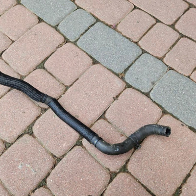 Przewód rura wąż wody 0.9 TCe Renault Clio 4 IV 213072100R