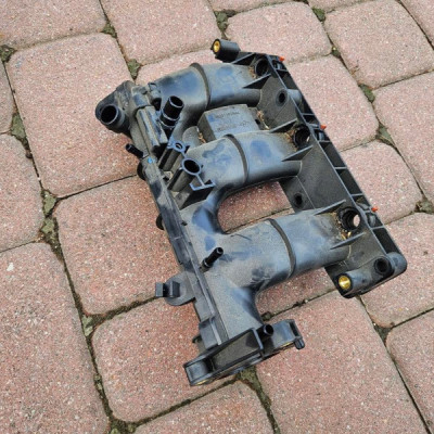 Kolektor ssący Captur 0.9 TCe Renault Clio 4 IV 8201192544