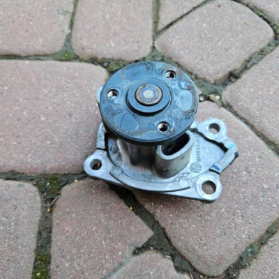 Pompa obiegowa wody 0.9 TCe Renault Clio 4 IV 210106094R