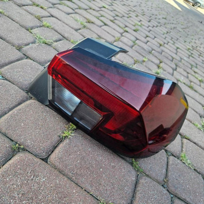 Lampa tył tylna prawa w błotnik Opel Corsa F 9829317280 39162664