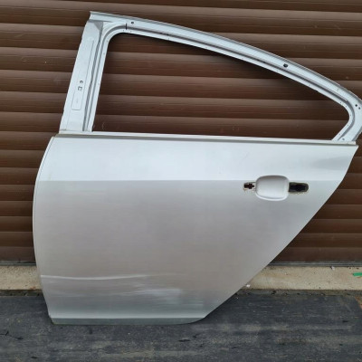 Drzwi tył tylne HB SEDAN Opel Insignia