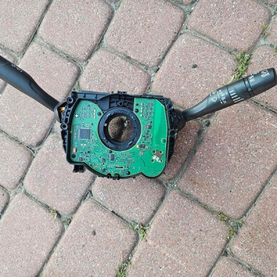 Tąśma przełącznik zespolony Opel Corsa F 98325621YX